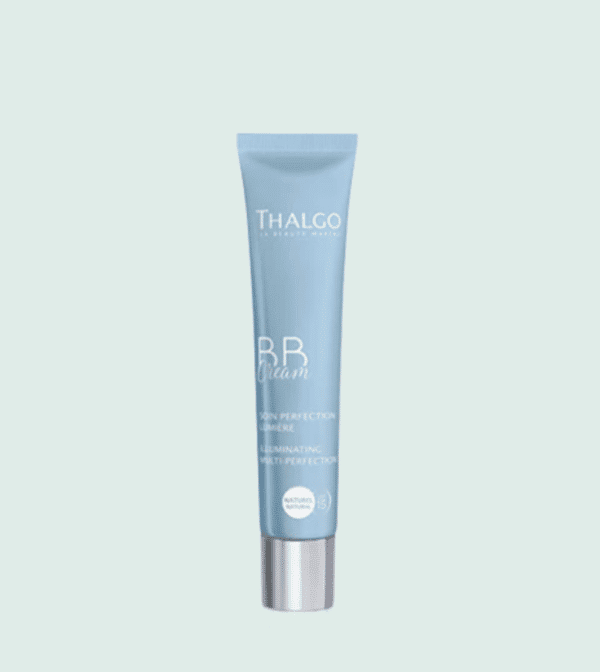 Tube de BBcream Thalgo en plastique bleu avec bouchon métallique, sur fond vert