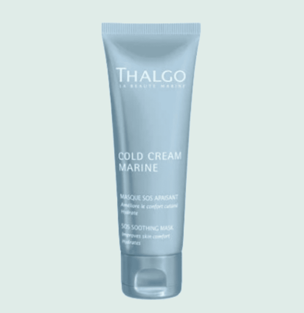 Tube de masque SOS apaisant Thalgo en plastique bleu, sur fond vert